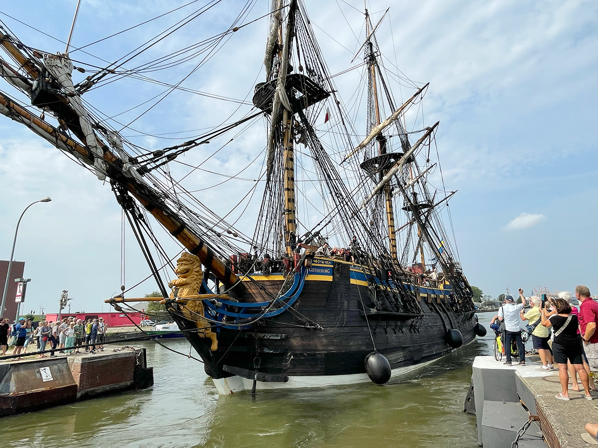 Götheborg is arriving to Hamburg on Friday