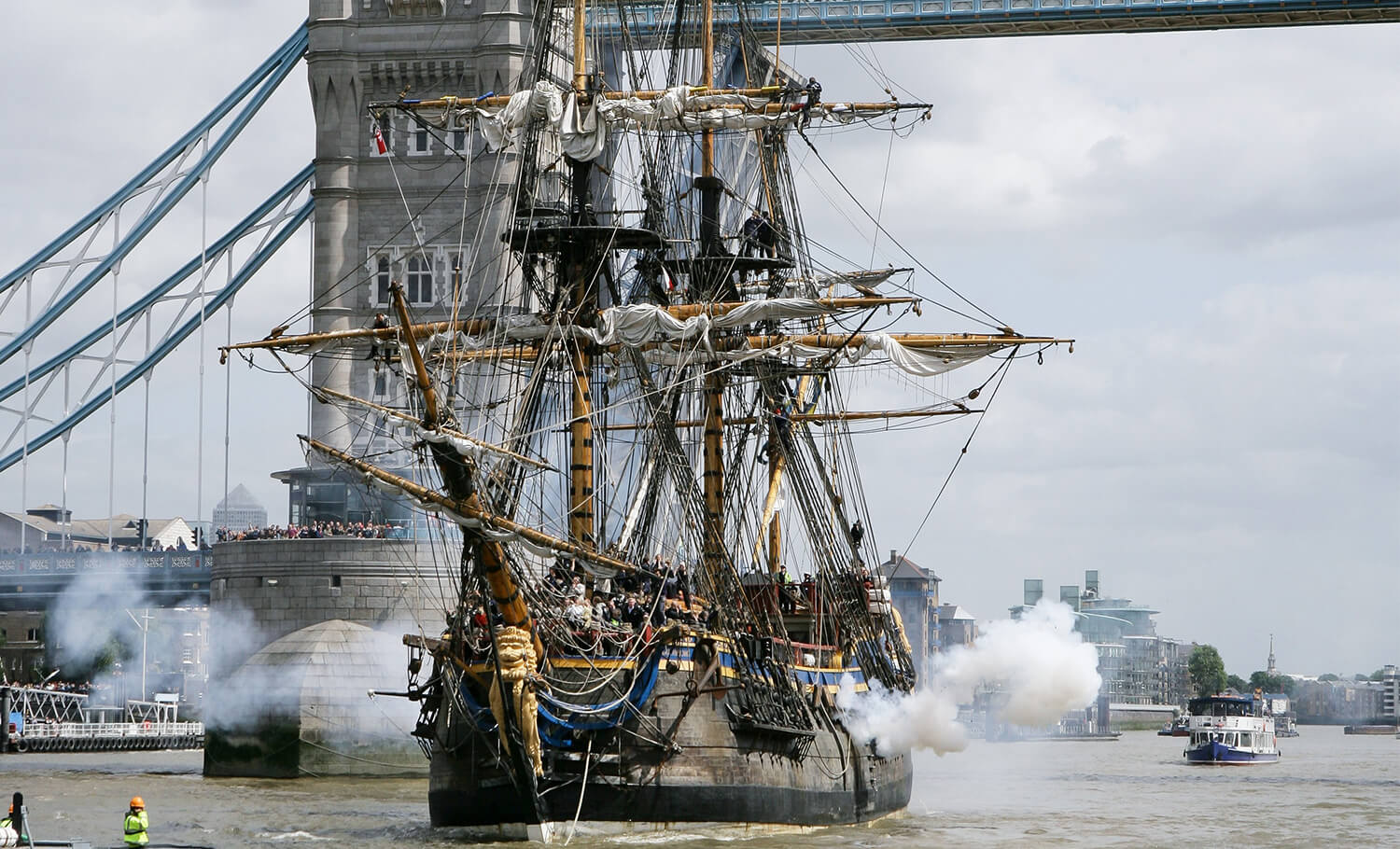 World’s largest ocean-going wooden sailing ship is arriving to London